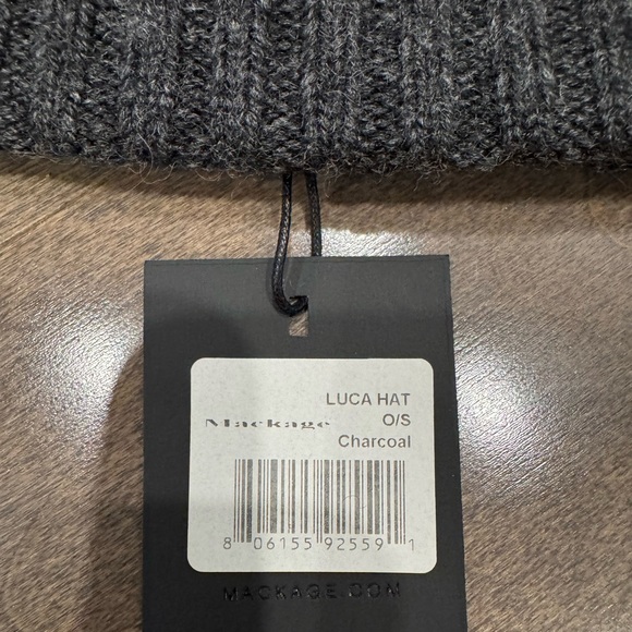 Mackage luca hat - Picture 3 of 3
